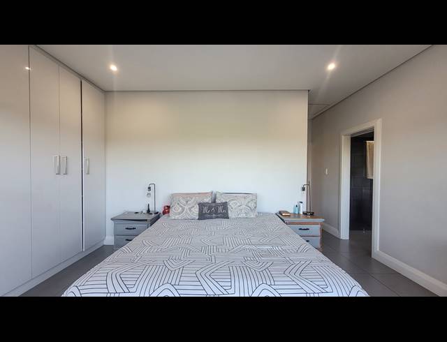 3 BEDROOM TOWNHOUSE FOR SALE IN PALM LAKES ESTATE